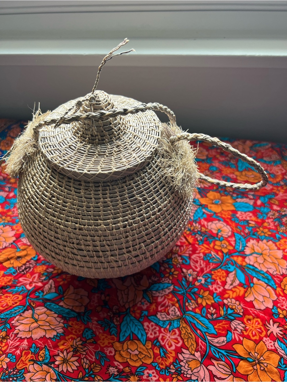 Woven Straw Round Handbag with Lid - Natural